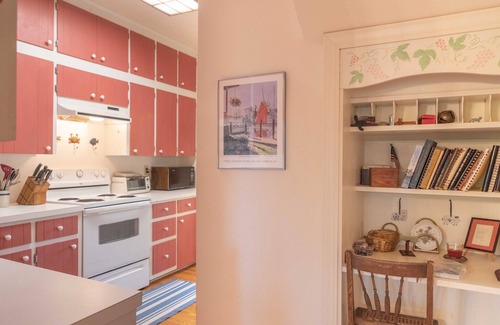 Oriental House | Village Home located in the Village this home exudes Old Oriental charm