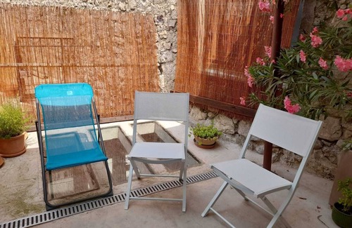 Buis-les-Baronnies House | Village house with terrace in historic center