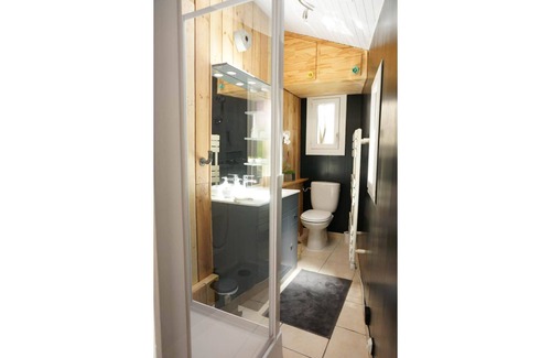 Guimiliau House | Village house between land and sea