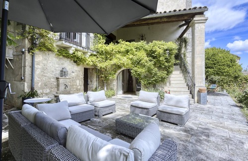 Lacoste House | Village house for rent with pool in Luberon - La Maison Sambuc