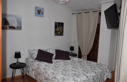 Sainte-Colombe-sur-Guette House | Village house on 3 levels comfortable, good benefits