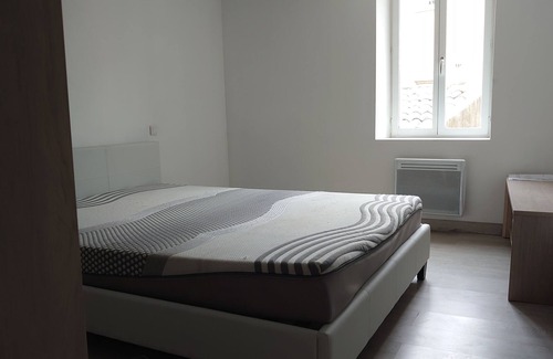 Caderousse House | Village house with air conditioning 57 m2 + courtyard with barbecue