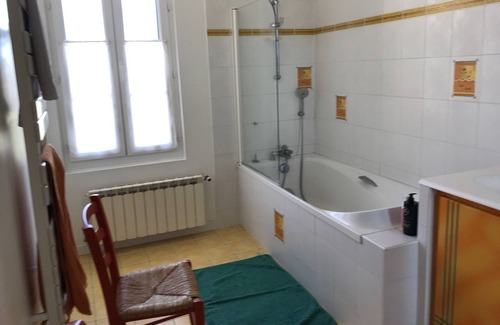 Bernis House | Village house with land and pool