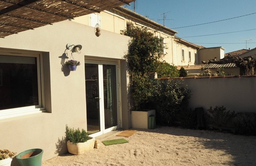 Rognonas House | Village house with nice exterior!