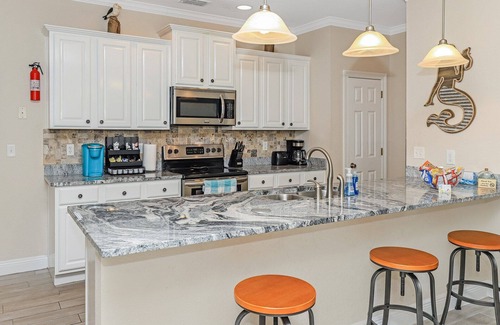 Villages of Crystal Beach House | Village Retreat, Resort Pool and 3 blocks to beach !