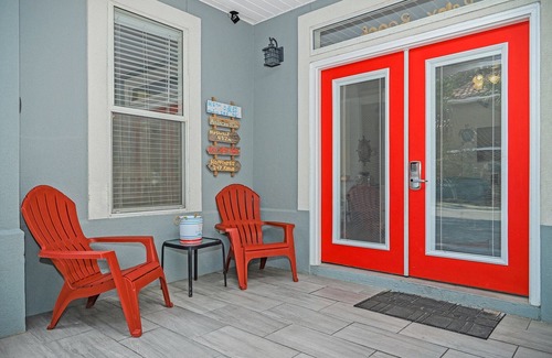 Villages of Crystal Beach House | Village Retreat, Resort Pool and 3 blocks to beach !