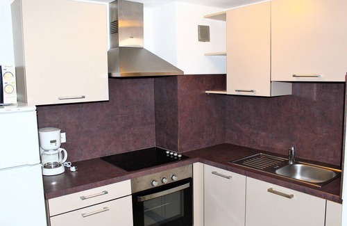 Meze RV Rental | Village Thalassa - Gîte en rez-de-jardin