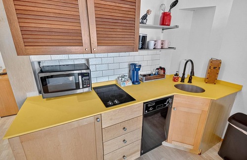 Palm Coast Condo | Village View Condo | European Village | Minutes to Beach, Shops & Dining