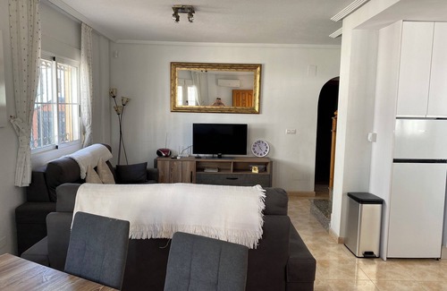 Orihuela Costa Villa | Villamartin Villa with Private Pool. 2 Min walk to Plaza. Lots of outdoor space.