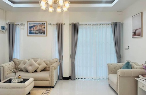 Nong Pla Lai Villa | Villas 3-bedroom villa with WiFi, AC in lovely Tambon Nong Pla Lai