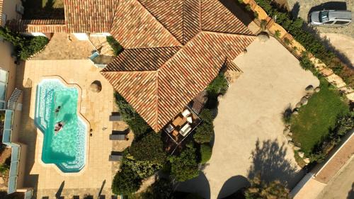 Lecci Villa | Villas CALA CORSA - 3 chambres piscine partagée chauffée et 4 Chambres piscine privée chauffée - CALA ROSSA Porto-Vecchio - Villas entièrement Climatisées - Internet gratuit