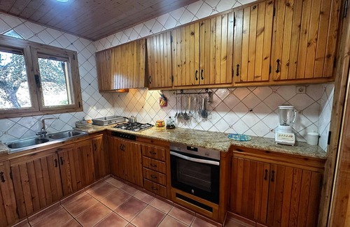 Can Carbonell House | VILLAS COSETTE - Villa La font dels pins. Precioso Chalet con Piscina, Parquing y Barbacoa.