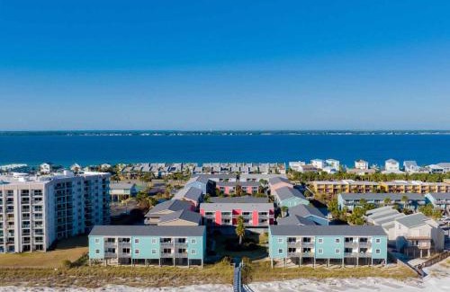 Pensacola Beach Apartment | Villas on the Gulf #H6