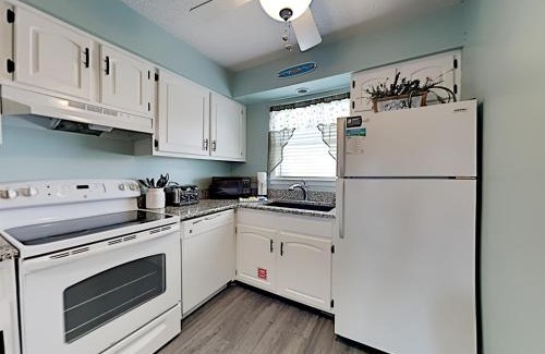 Pensacola Beach Apartment | Villas on the Gulf #H6