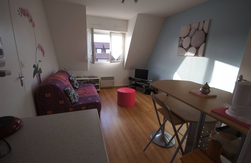 Villers-sur-Mer Apartment | Villers sur mer apartment 300 metres from the beach 200 metres from shops