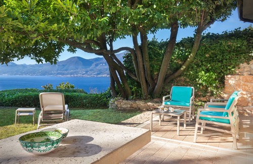 Torri del Benaco Ski Chalet | Villetta Blue Panorama With Private Jacuzzi