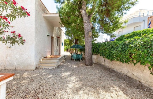 Torre Lapillo House | Villetta Dany by BarbarHouse