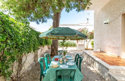 Torre Lapillo House | Villetta Dany by BarbarHouse