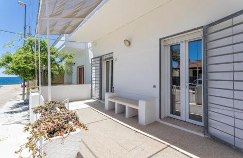 Posto Rosso House | Villetta Mary vista mare, by Apulia home