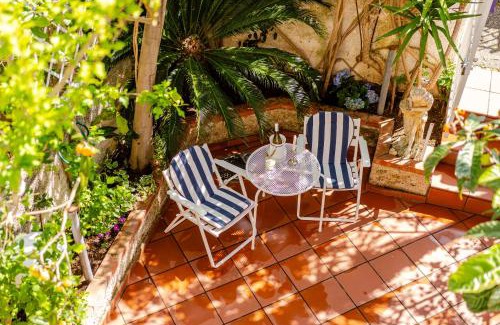 Scaro-Reggio-Scornavacca-Vardano Apartment | Villetta see view, terrace, garden
