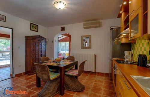 Skrbcici House | Villetta with pool, garden with olive trees - TRAVELER Reiseburo Krk - ID 2202