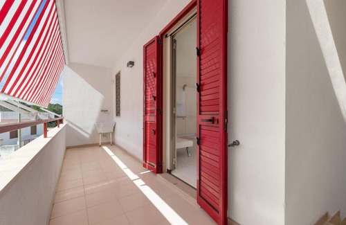 Roca Vecchia House | Villino Crisali' by BarbarHouse