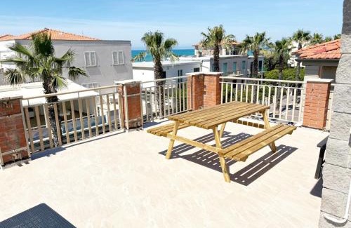 Marina di Cecina Apartment | Villino Mirella a Marina di Cecina by Zoom In Earth