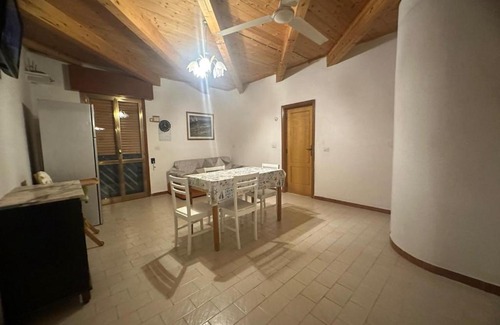 Torre Castiglione Apartment | Villino Nausika fronte mare - B