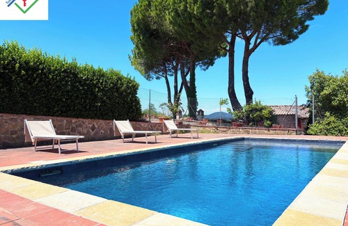 San Pietro in Bossolo Villa | Villino Tre Pini with private pool in Florence by TuscanyWeGo