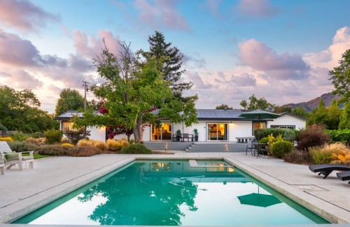 Kenwood House | Vina Vista - 5 BD with Pool, Hot Tub and Close to Wineries