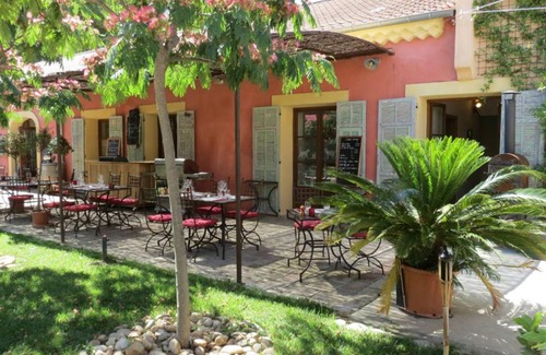 Poilhes Apartment | Vinauberge, Gîte Syrah: Charming holidayhome with terrace next to Canal du Midi