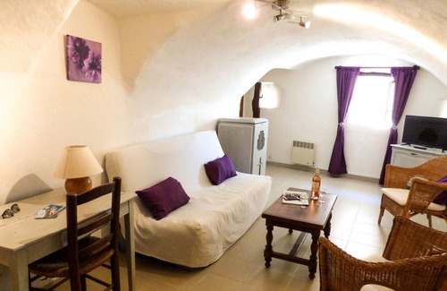 Labastide-de-Virac Apartment | VINE COTTAGE IN THE GORGES OF ARDECHE