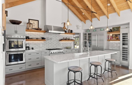 Sonoma House | Vineyard Farmhouse Estate with pool & pickleball