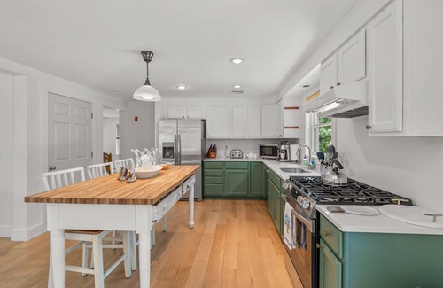 Tisbury House | Vineyard Haven House: Fire Pit, BeachNearby & Garden View