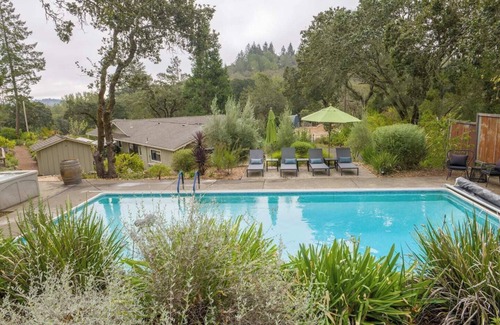 Kenwood House | Vineyard Lane Retreat Pool Hot Tub