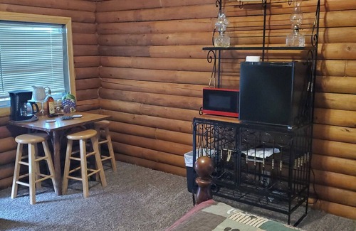 Murphy Cabin | Vineyard Mountain Cabin and Camper Rental. Inquire Club Membership.