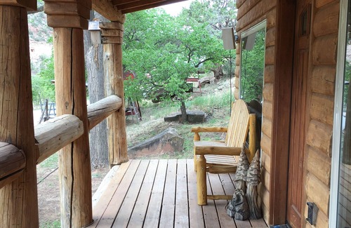 Monticello Cabin | Vineyard views from our cozy Montezuma Cabin