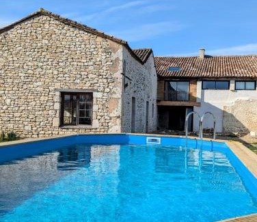 Sigoules House | Vineyard Villa with Pool and Hot Tub