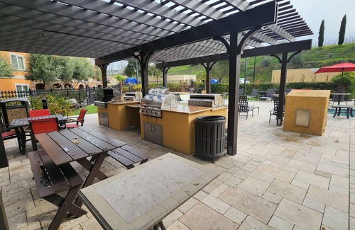 Napa Apartment | Vino Bello next to Meritage Resort "Taste of Napa". 2 Double Beds, Sleeps 4.