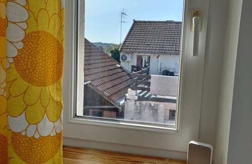 Esbly Apartment | Vintage, 10 min from Disneyland -30 min from Paris- 50m from train station - 30min from CDG airport