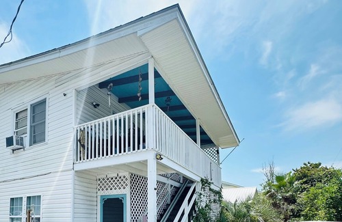 Crescent Beach Cottage | Vintage 2-bedroom cottage in North Myrtle BeachnTwo blocks from the ocean.