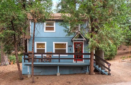 Lake Arrowhead Cabin | Vintage 2Br Cabin w/Modern Updates in Great Area. Close to Hiking & Attractions