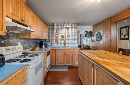 West End Cabin | Vintage Aspen Miner's Cabin