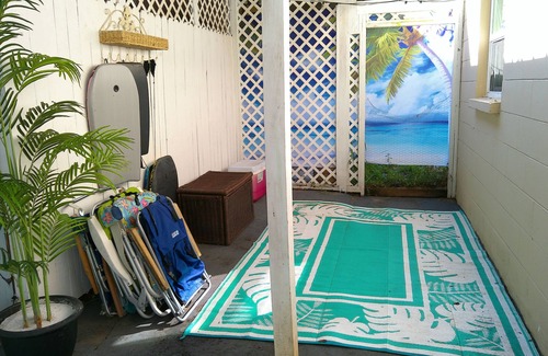Cocoa House | Vintage Beach Hut and Private Courtyard