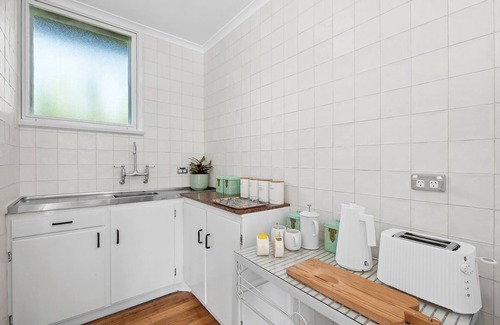 Ocean Grove Apartment | Vintage Beach Shack Ocean Grove