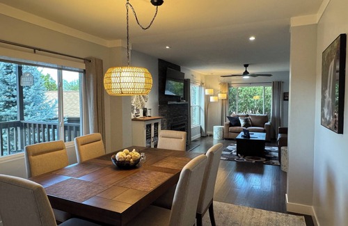 Prescott Heights House | Vintage Charm, Modern Comfort & Private Casita. 3 bedrooms and 3 bathrooms.