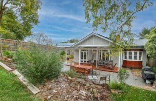 Healesville Apartment | Vintage Charm on St Leonards in the Yarra Valley