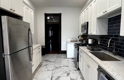 Chanute Apartment | Vintage charm with modern conveniences in downtown Chanute, Kansas.