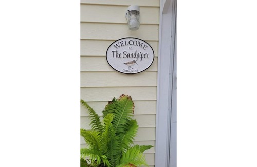 Ludington Cottage | Vintage Cottage 2 Blocks from Ludington Beach