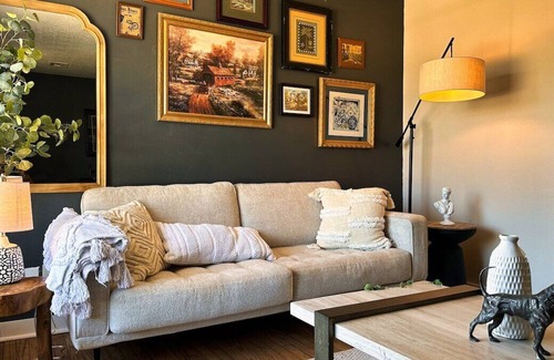 Central Oklahoma City House | Vintage Design Unit near Science Museum